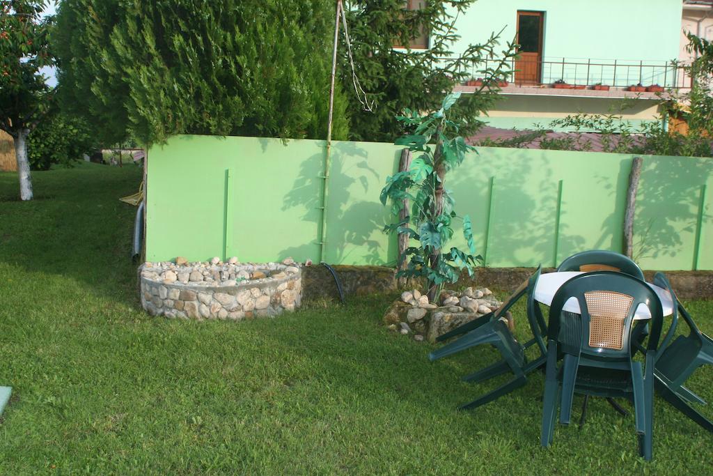 Guest House Edelvais Dve Mogili Bagian luar foto